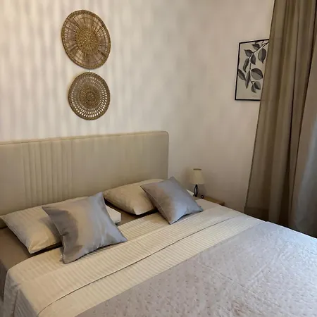 Laganini 2 - 50 M From The Sea Apartment *