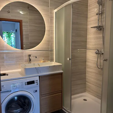 Laganini 2 - 50 M From The Sea Apartment Split