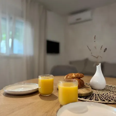 Laganini 2 - 50 M From The Sea Apartment